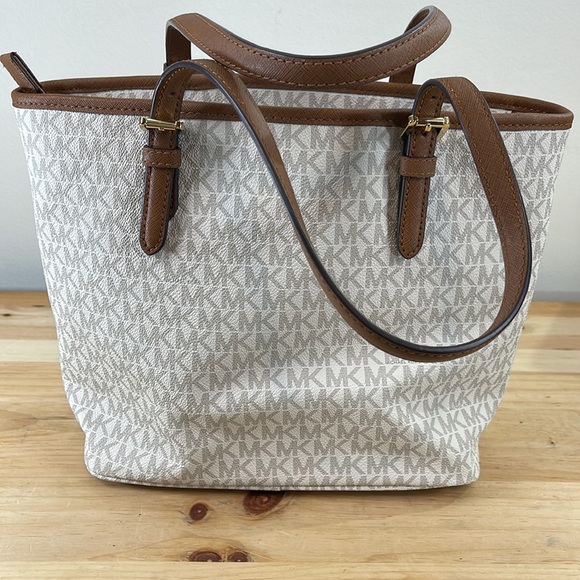 Michael Kors Brown and Cream Shoulder Bag - Picture 4 of 13